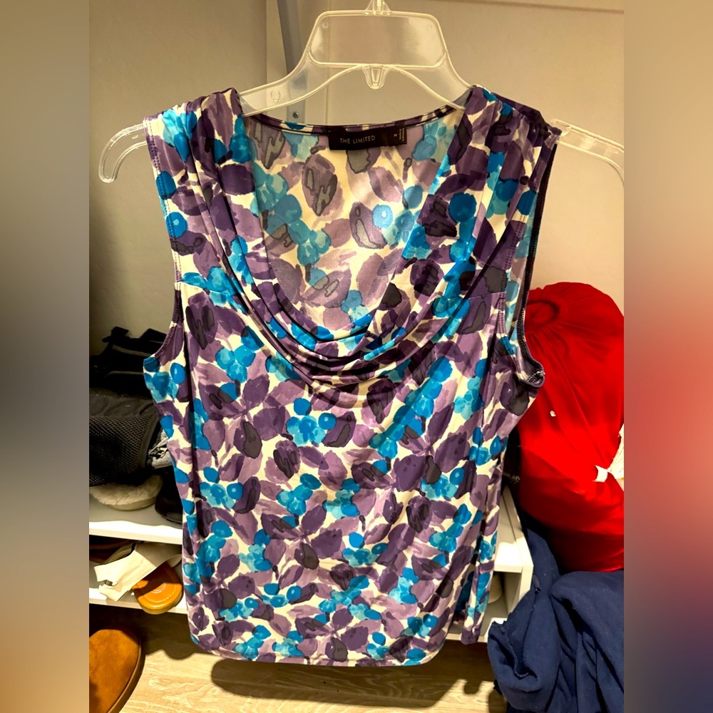 The Limited Patterned Top Size M